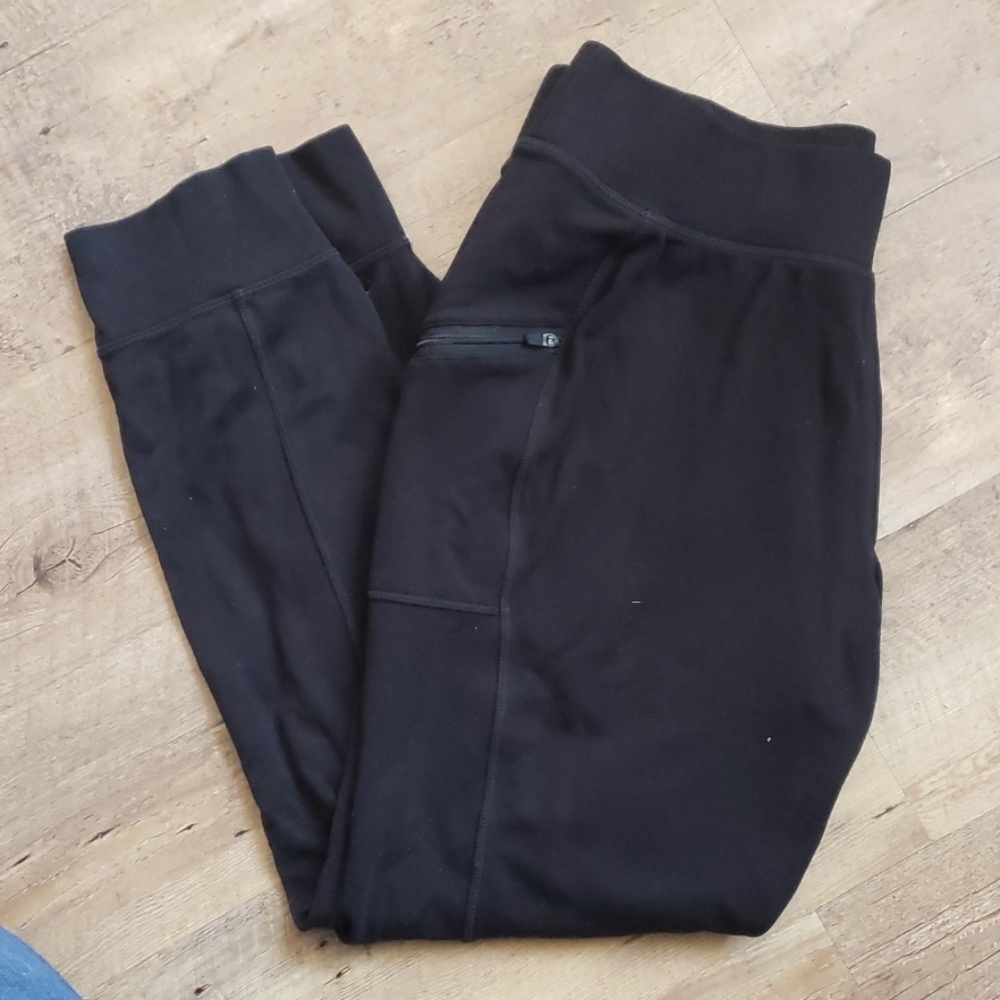 Black leggings/joggers with zipper pockets